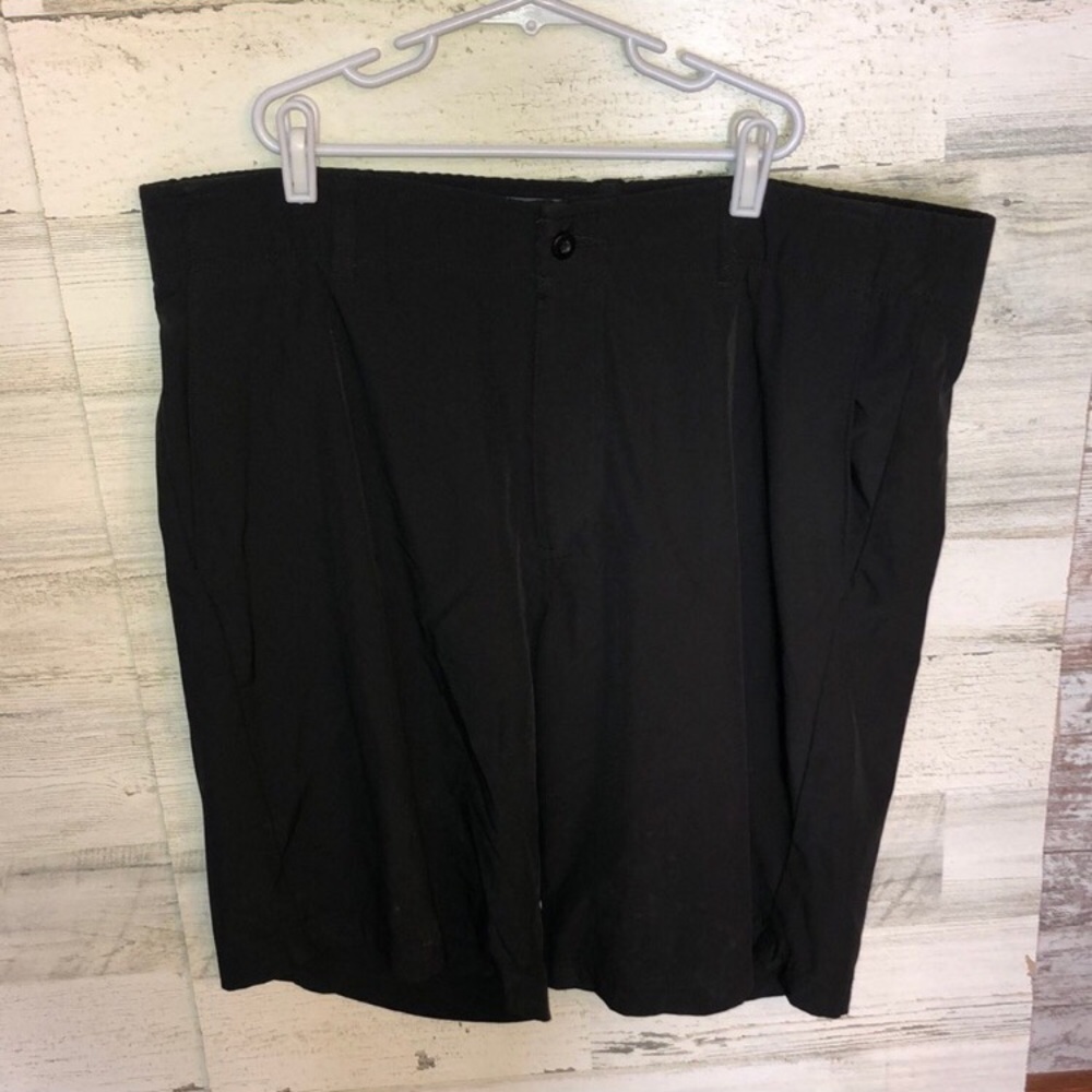 Men’s performance shorts black golf shorts stretchy material size 36